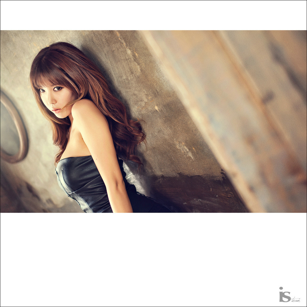 [网络收集] 韩国MODEL许允美--性感黑丝+皮衣